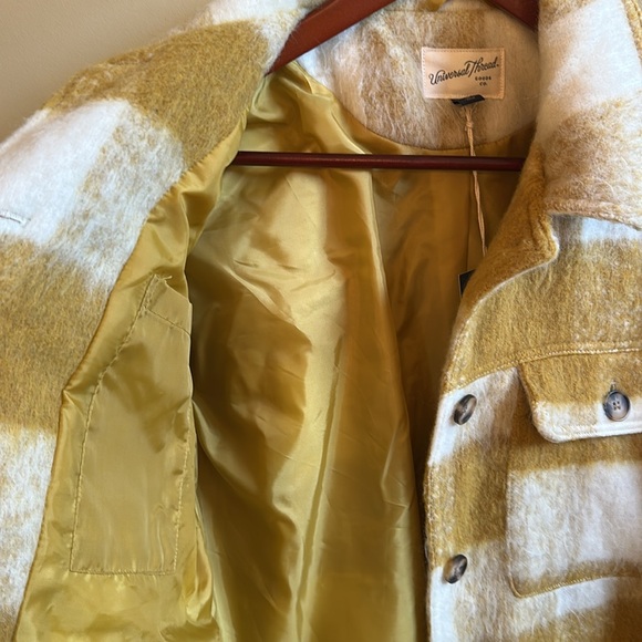 Women’s Shacket - Picture 4 of 5